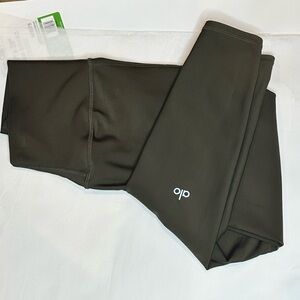 ALO Dark Cactus Airlift 7/8 leggings - Size XS. Like New!